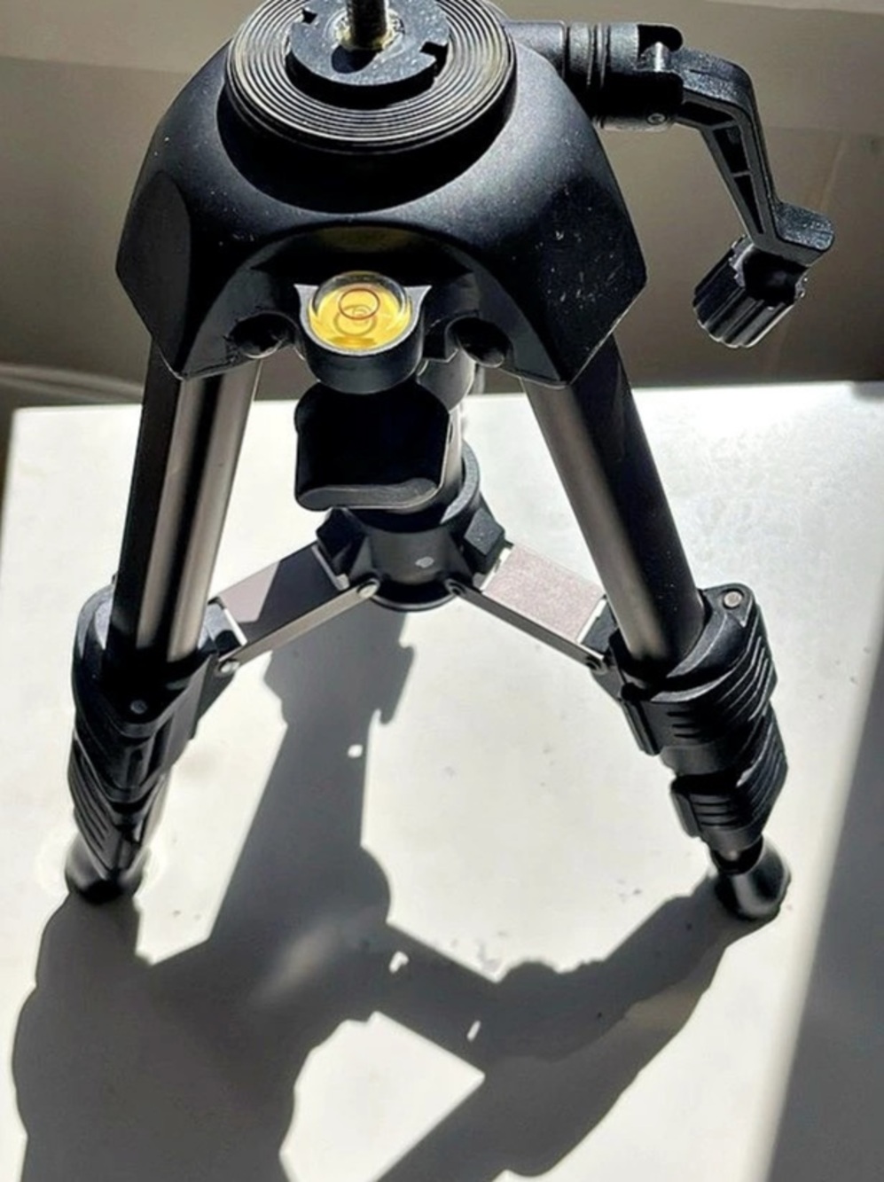 Vanguard Tripod with Pan Head in Black & Silver